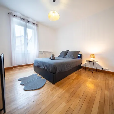 Le Salon Prive - Cinema, Billard, Parking & Billiard Apartament Belley