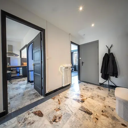 Le Salon Prive - Cinema, Billard, Parking & Billiard Apartament *